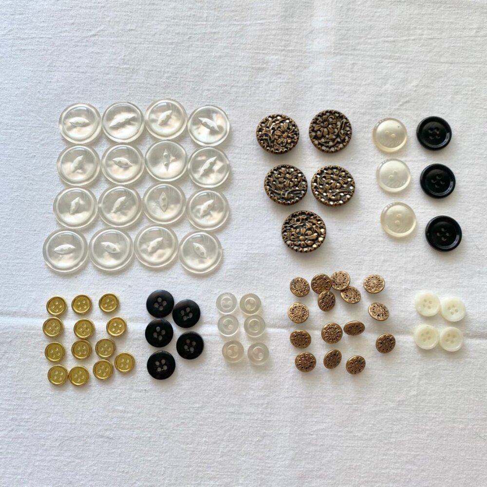 Lot of Assorted Buttons
